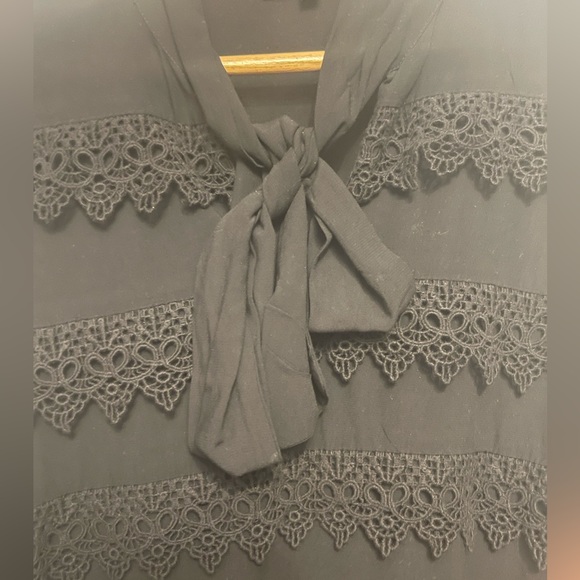 Black blouse with bow - Picture 4 of 4